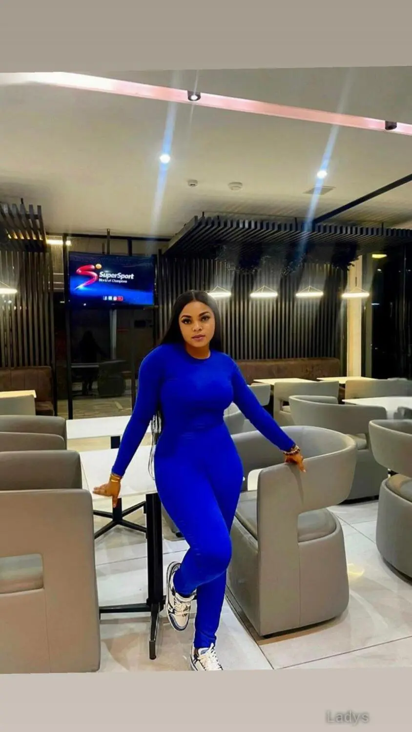 Blue (24) – Call Girl & Independent Escort Service in Asaba - Gallery Photo 3