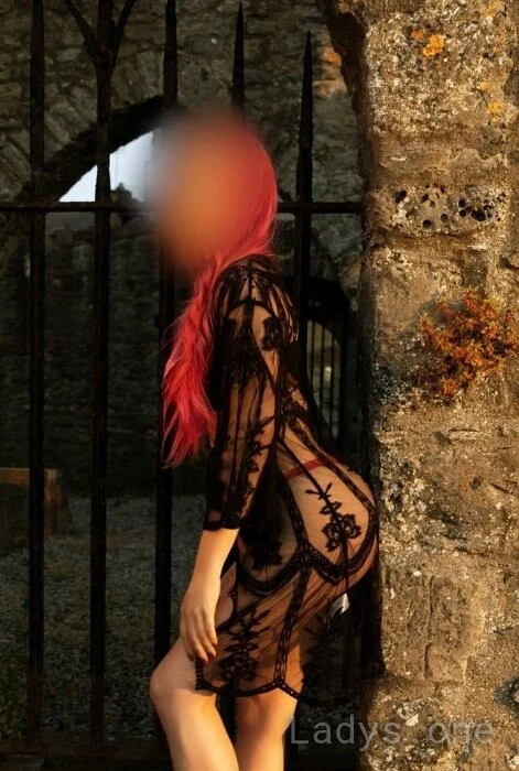 Niamh (27) – Call Girl & Independent Escort Service in Athlone - Gallery Photo 3