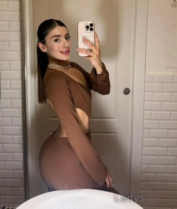 Alejandra Serna (24) – Call Girl & Independent Escort Service in Augsburg - Gallery Photo 3