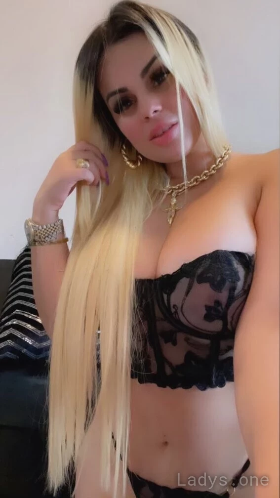 Danna (24) – Call Girl & Independent Escort Service in Aurora - Gallery Photo 3
