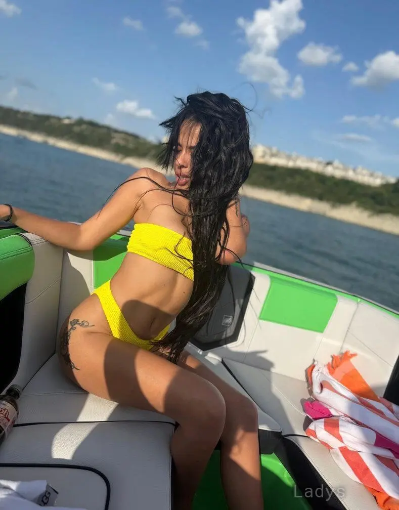 Alessia (23) – Call Girl & Independent Escort Service in Austin - Gallery Photo 2