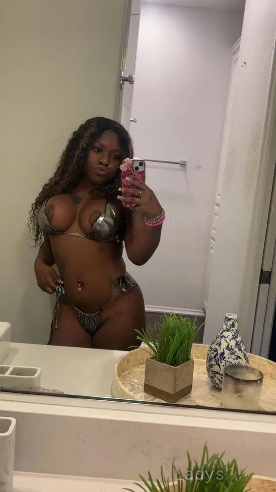 Alora (25) – Call Girl & Independent Escort Service in Austin - Gallery Photo 3