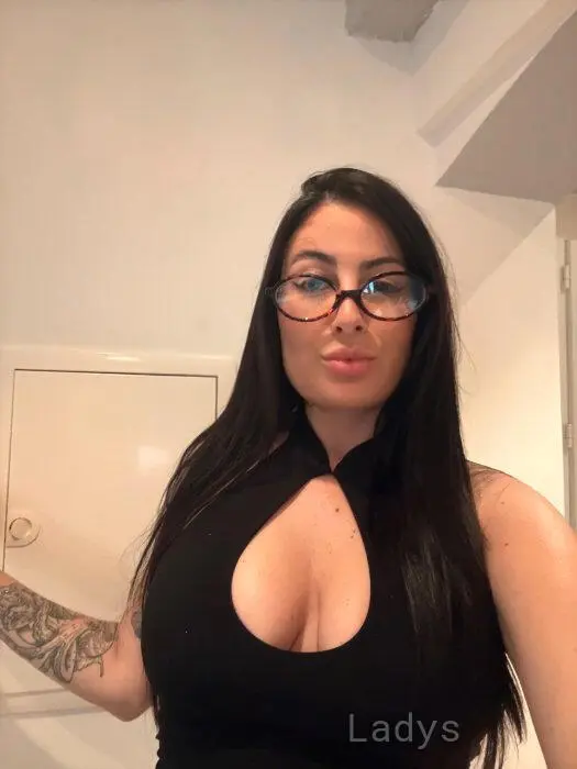 Sabrina (25) – Call Girl & Independent Escort Service in Avignon - Gallery Photo 5