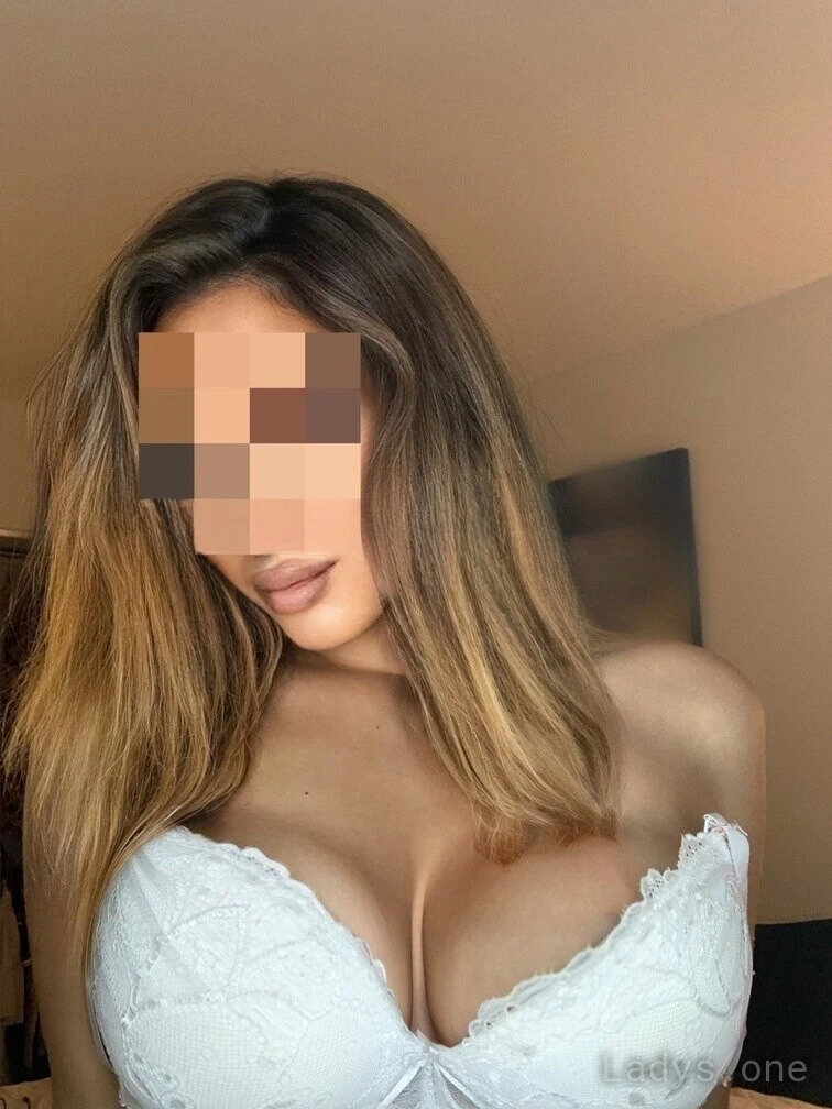 Eva Clair (26) – Call Girl & Independent Escort Service in Back Bay - Gallery Photo 4