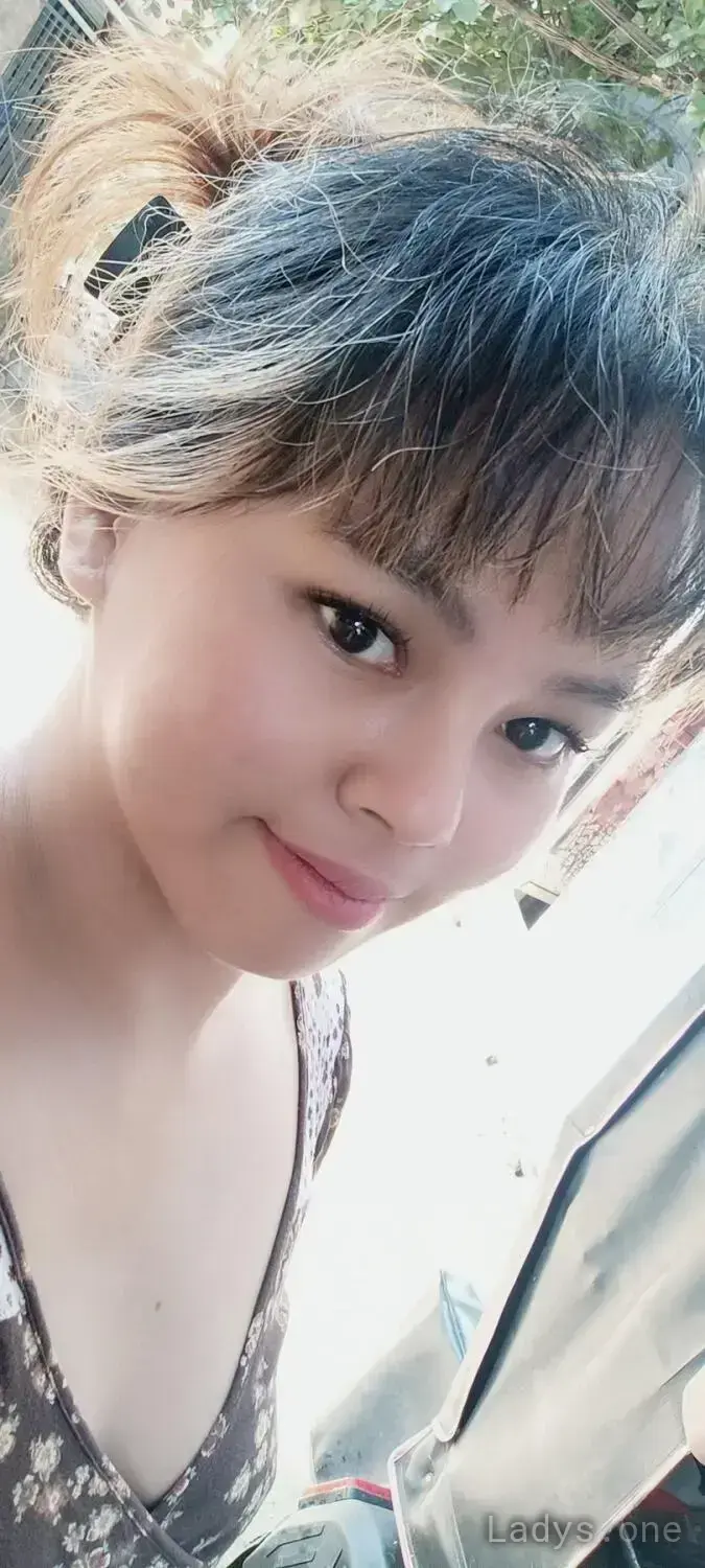 Joyce Chua (23) – Call Girl & Independent Escort Service in Bacoor - Gallery Photo 8