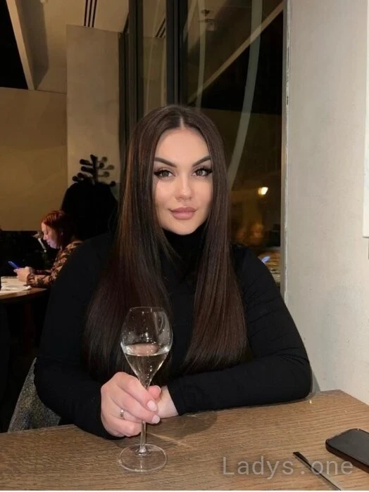 Alice (25) – Call Girl & Independent Escort Service in Balatonfüred - Gallery Photo 2