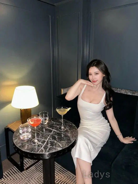 Naumi Velissha (28) – Call Girl & Independent Escort Service in Bali - Gallery Photo 2