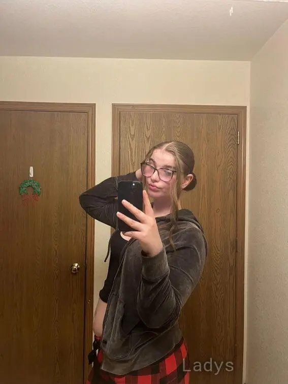 Tina (22) – Call Girl & Independent Escort Service in Baltimore - Gallery Photo 2
