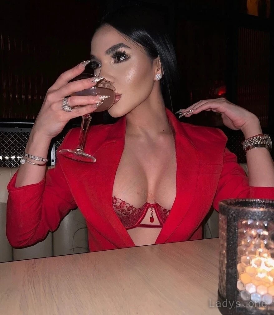 Valentina (22) – Call Girl & Independent Escort Service in Bangor - Gallery Photo 3