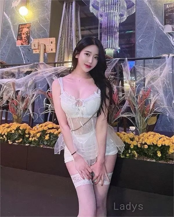 Lora (24) – Call Girl & Independent Escort Service in Baoding - Gallery Photo 2
