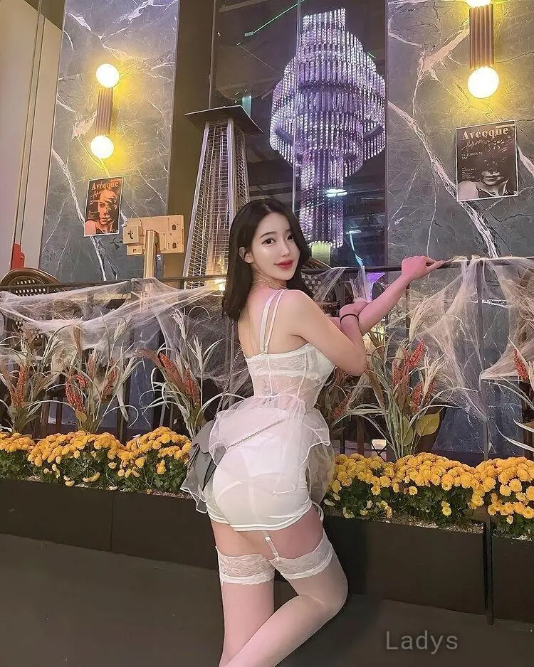 Lora (24) – Call Girl & Independent Escort Service in Baoding - Gallery Photo 4