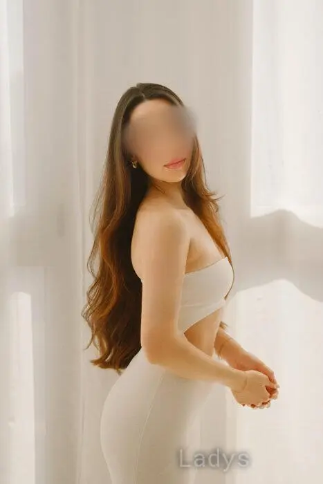 Bella (22) – Call Girl & Independent Escort Service in Barcelona - Gallery Photo 4
