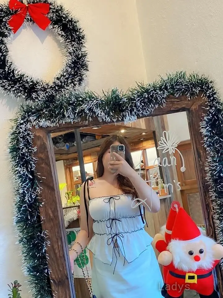 Ammy (25) – Call Girl & Independent Escort Service in Barkā’ - Gallery Photo 4