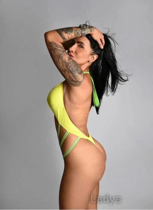Laura (26) – Call Girl & Independent Escort Service in Basel - Gallery Photo 3