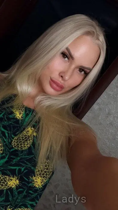 Elena (25) – Call Girl & Independent Escort Service in Bashkia Durrës - Gallery Photo 4