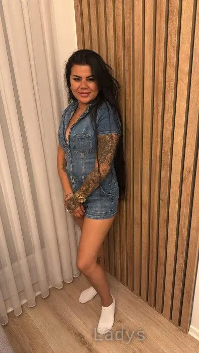 Nadia (20) – Call Girl & Independent Escort Service in Bashkia Durrës - Gallery Photo 2