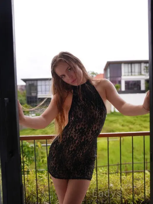 Kira (23) – Call Girl & Independent Escort Service in Bat Yam - Gallery Photo 3