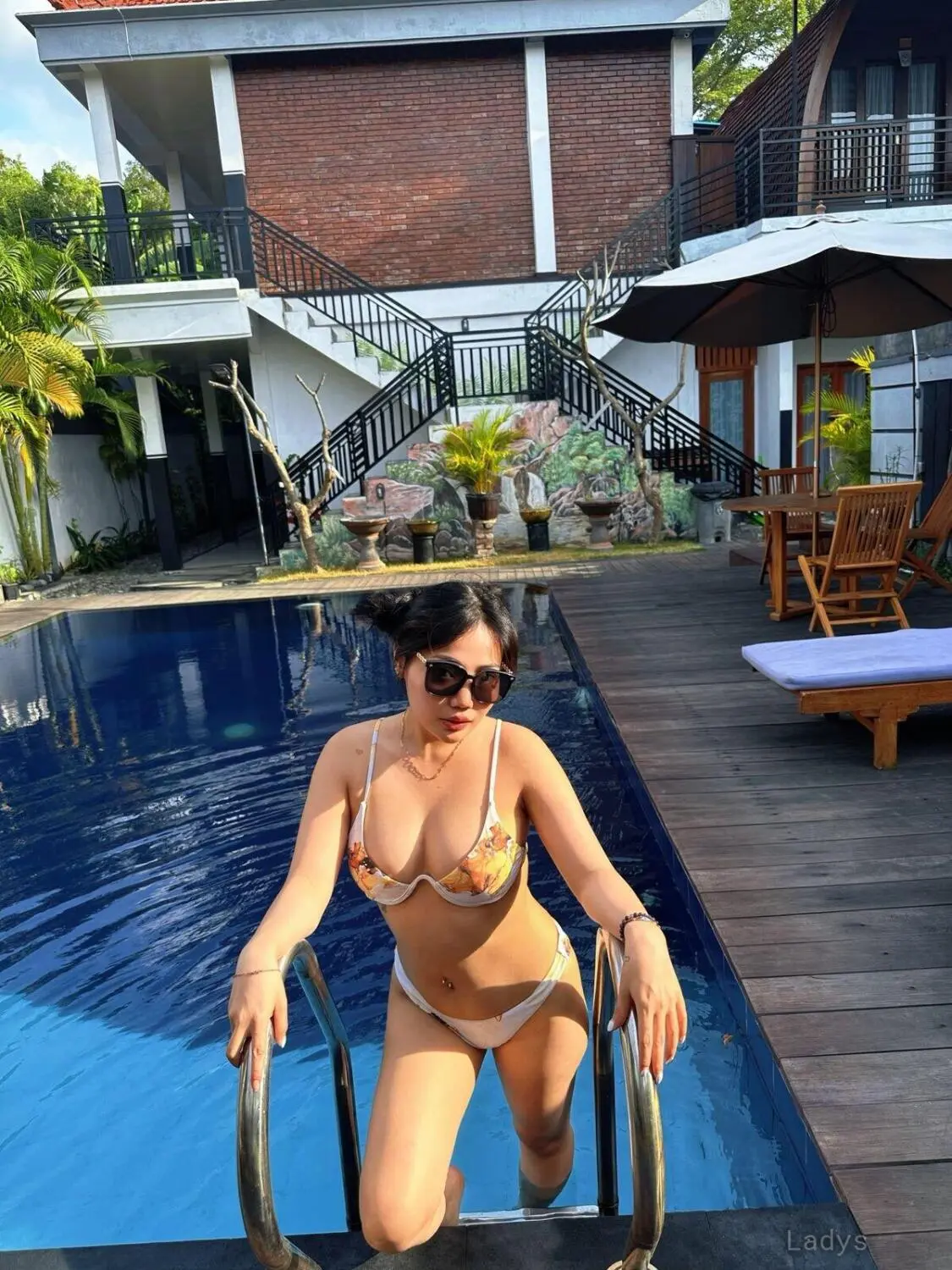 Seminyak (23) – Call Girl & Independent Escort Service in Batam - Gallery Photo 5