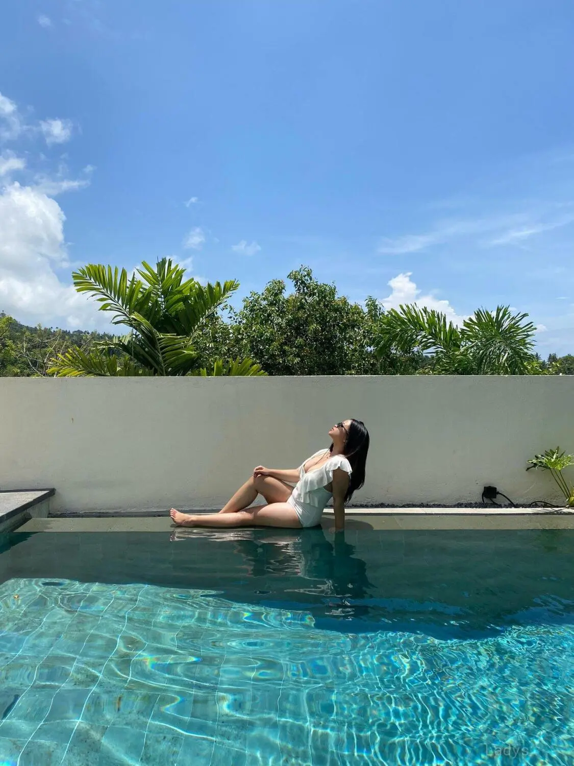 Vavaa (21) – Call Girl & Independent Escort Service in Batam - Gallery Photo 6