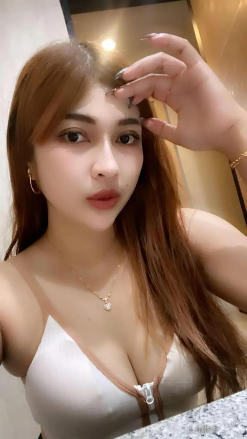 Bella (24) – Call Girl & Independent Escort Service in Batam - Gallery Photo 6