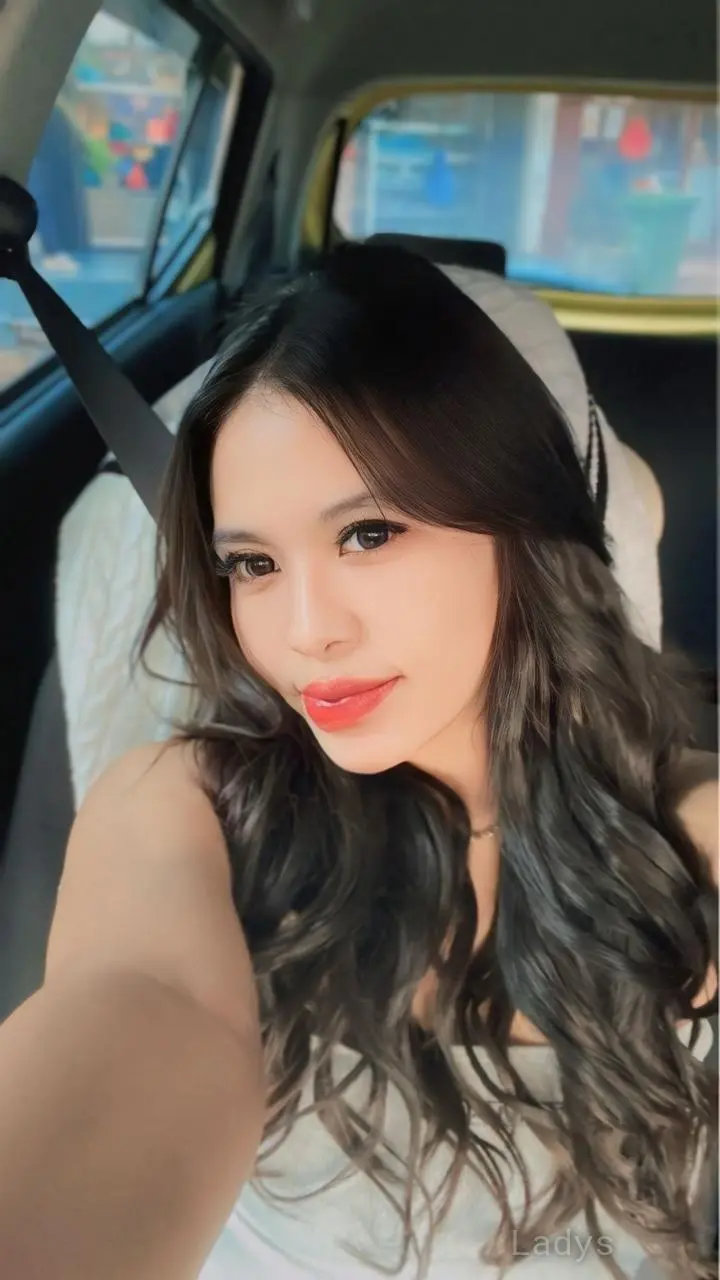 Chloee (23) – Call Girl & Independent Escort Service in Batam - Gallery Photo 3