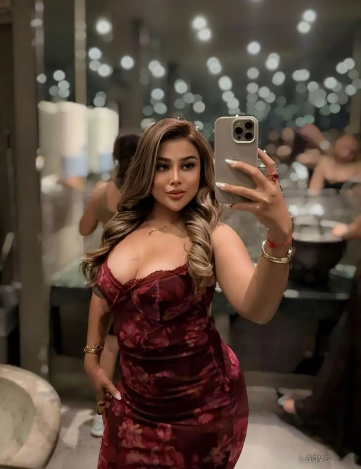 Sassy (24) – Call Girl & Independent Escort Service in Batam - Gallery Photo 4