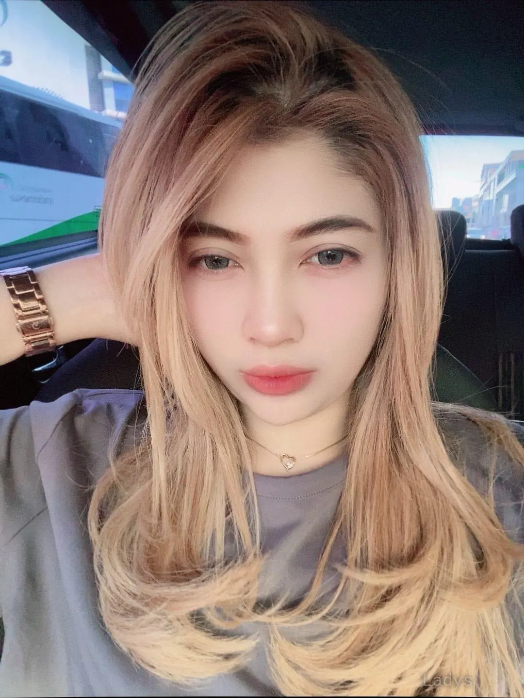 Bella (24) – Call Girl & Independent Escort Service in Batam - Gallery Photo 7