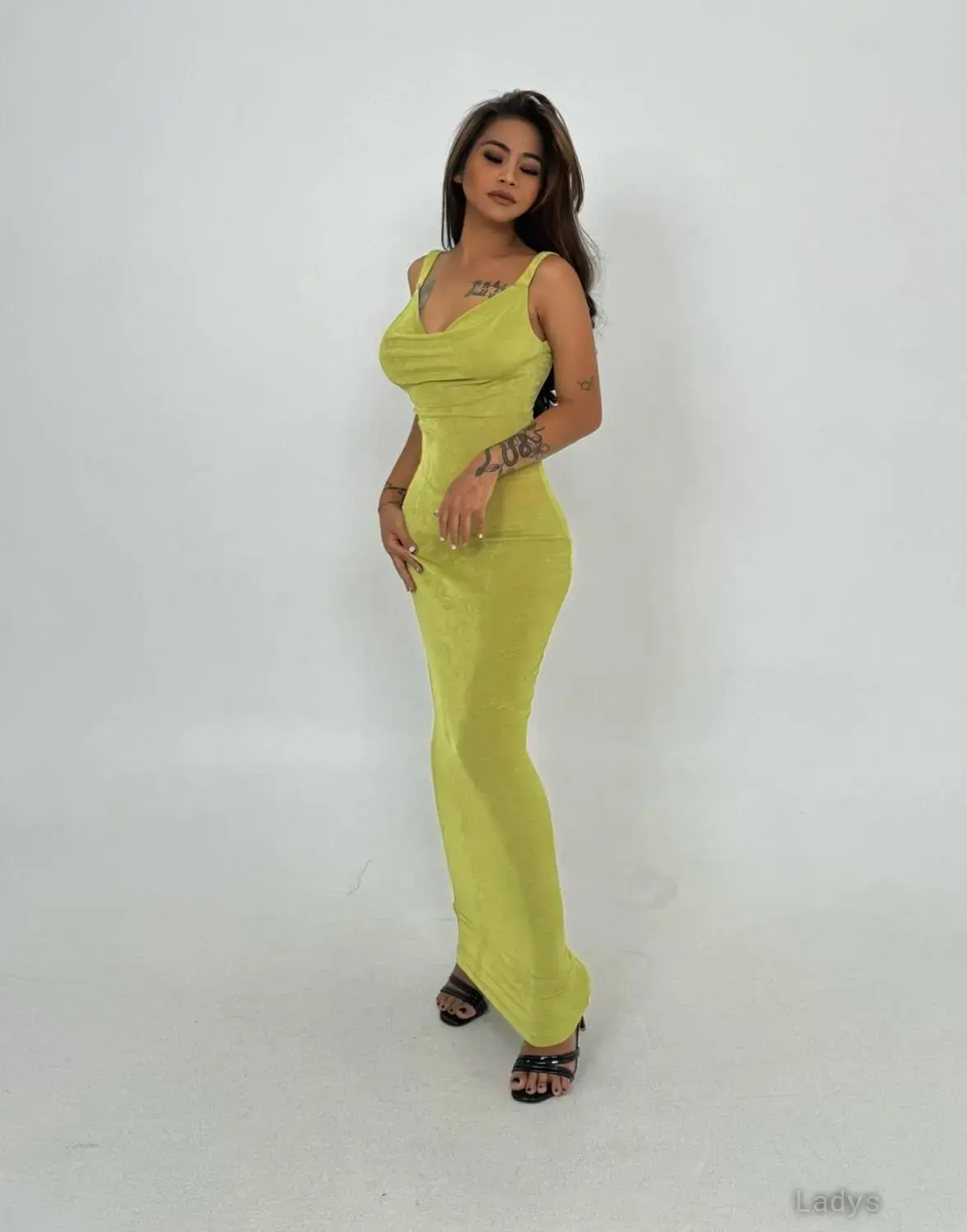 Shanon (22) – Call Girl & Independent Escort Service in Batam - Gallery Photo 8