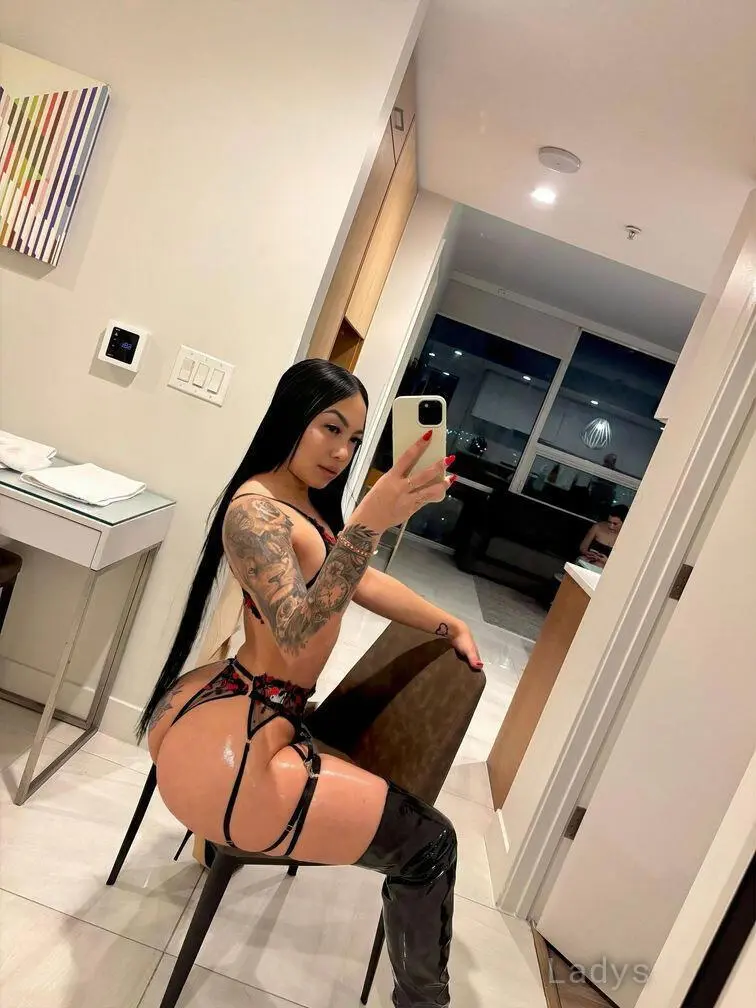 Mia (23) – Call Girl & Independent Escort Service in Beaverton - Gallery Photo 2
