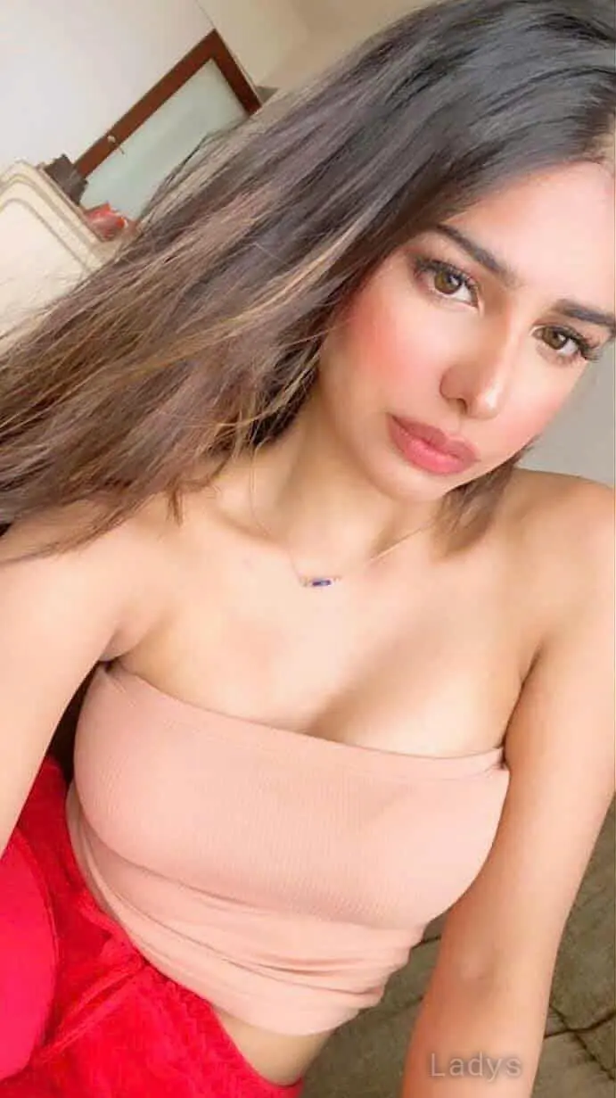 Lyly (25) – Call Girl & Independent Escort Service in Belgrade - Gallery Photo 5