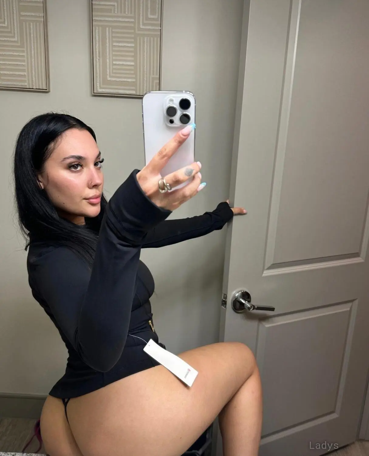 Sonya Theroux (29) – Call Girl & Independent Escort Service in Bellevue - Gallery Photo 4