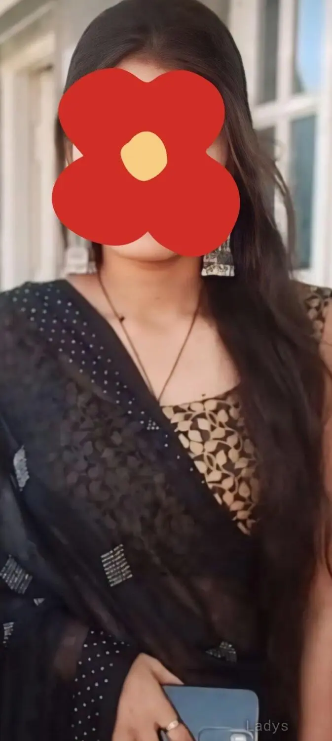 Riya (22) – Call Girl & Independent Escort Service in Bangalore - Gallery Photo 4