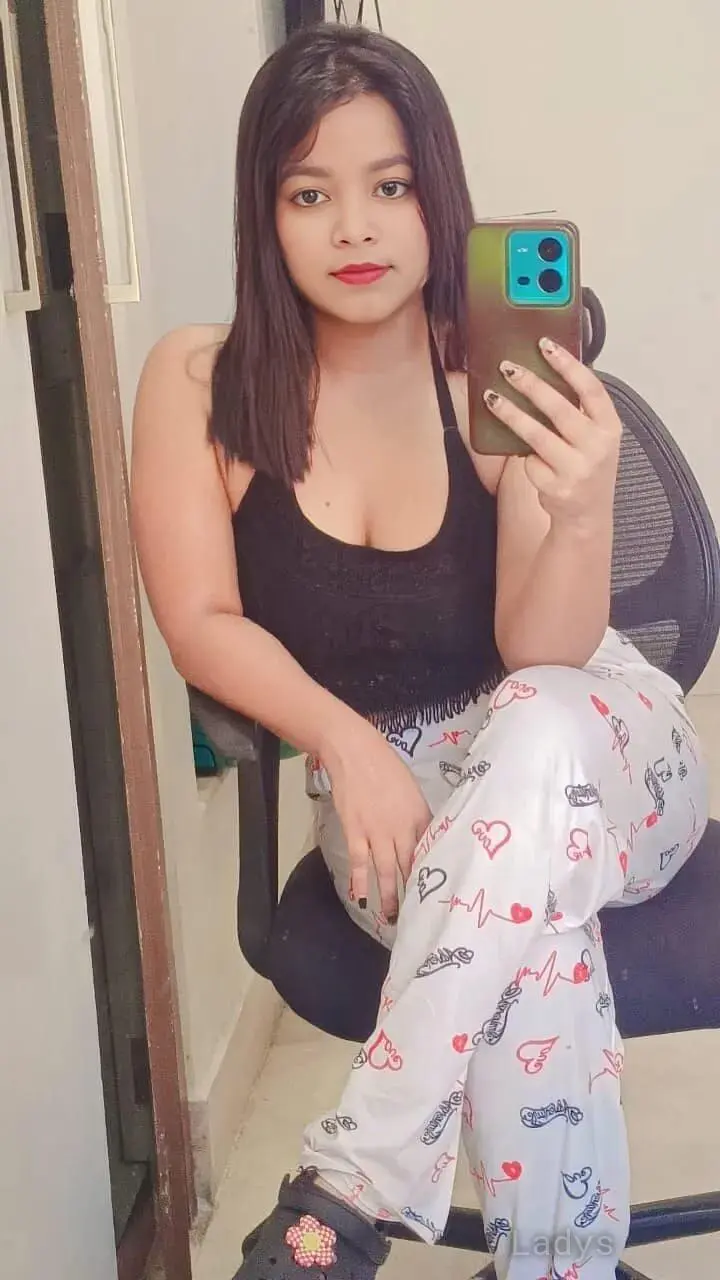 Muskan (23) – Call Girl & Independent Escort Service in Bangalore - Gallery Photo 3