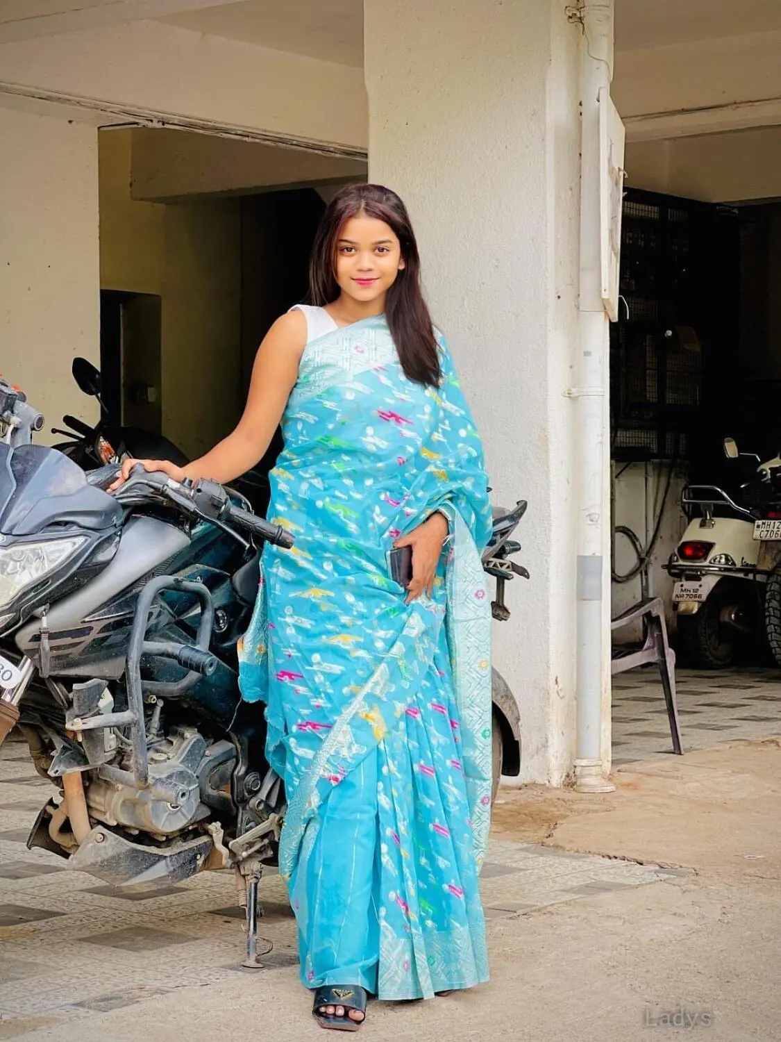 Priya (23) – Call Girl & Independent Escort Service in Bangalore - Gallery Photo 3