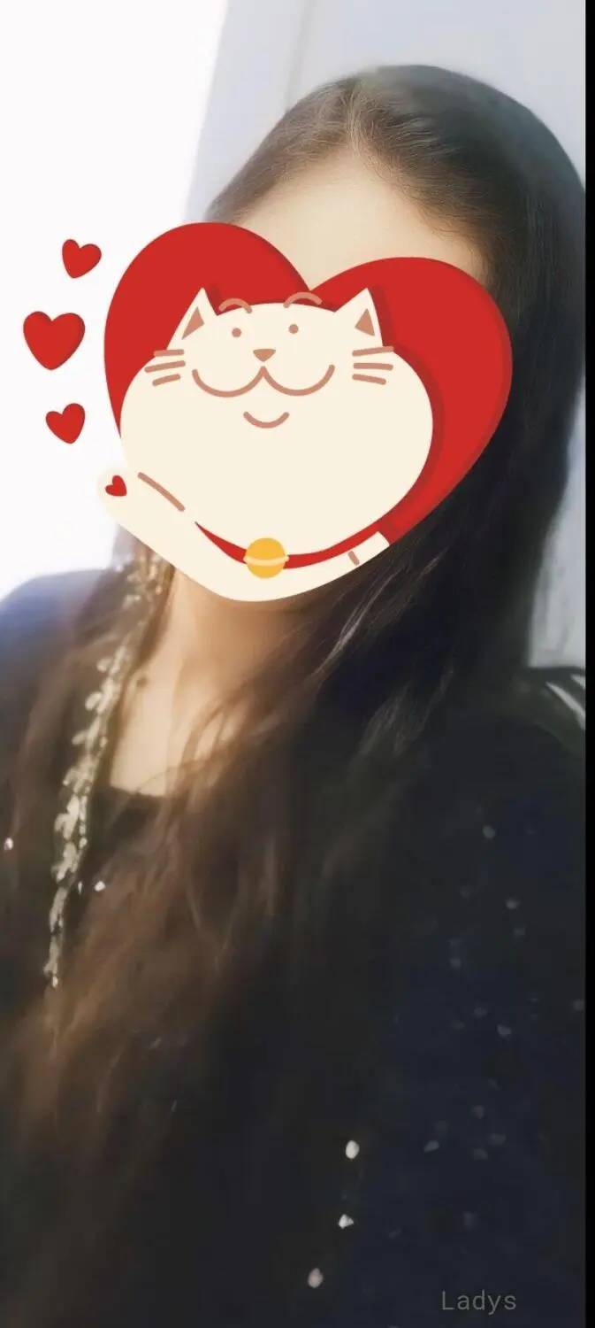 Riya (22) – Call Girl & Independent Escort Service in Bangalore - Gallery Photo 3
