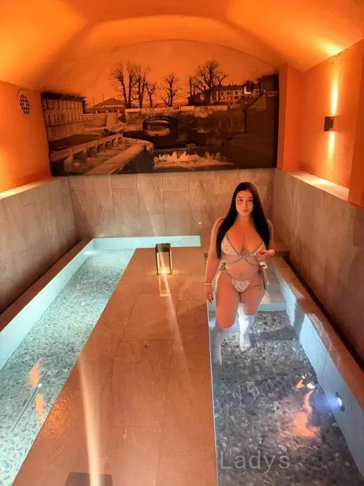 Kimberly (21) – Call Girl & Independent Escort Service in Benidorm - Gallery Photo 3