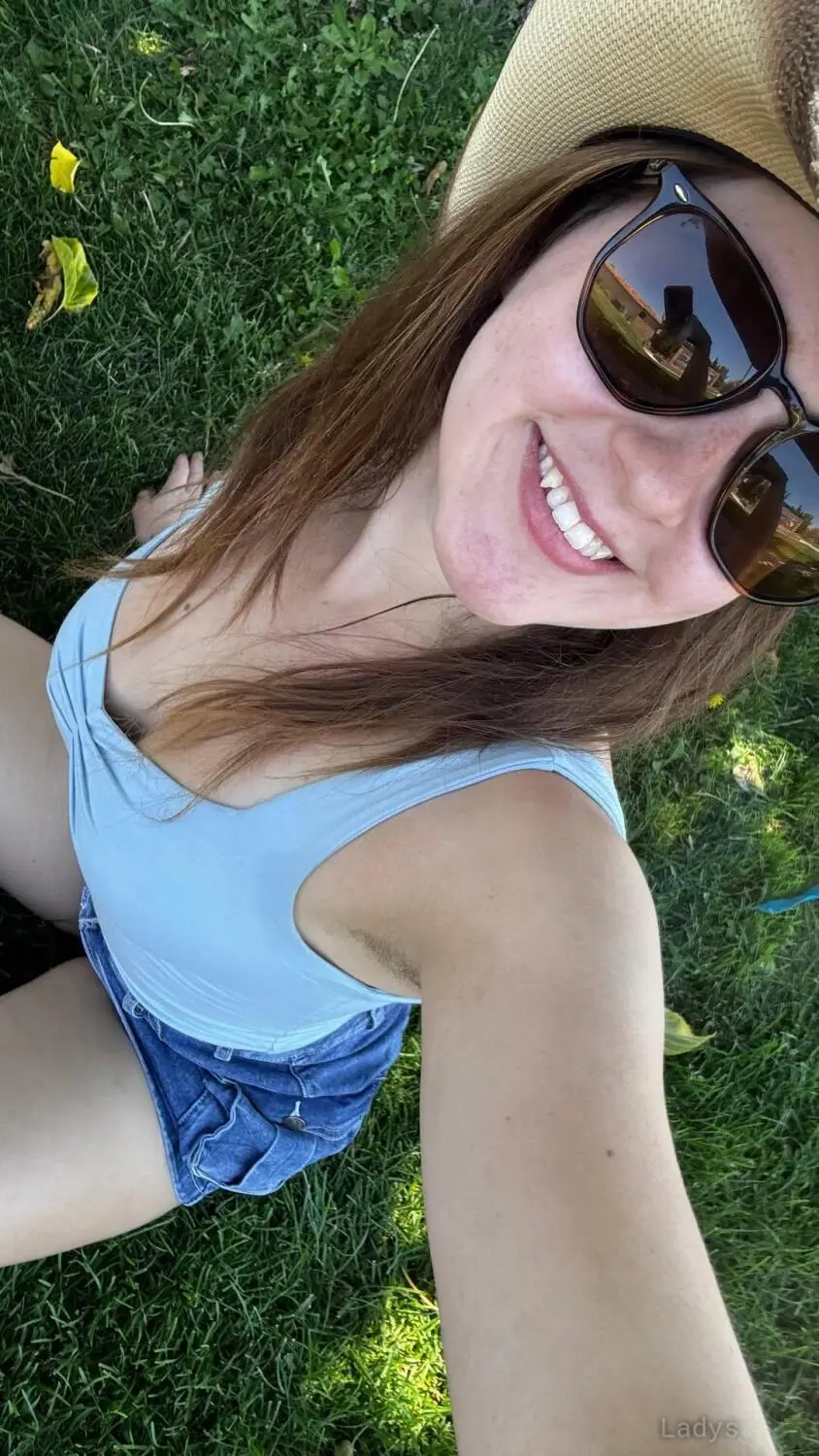 Stella (25) – Call Girl & Independent Escort Service in Berat - Gallery Photo 5