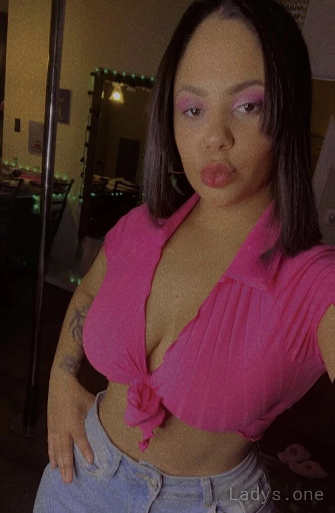 Scarlett (23) – Call Girl & Independent Escort Service in Berkeley - Gallery Photo 2