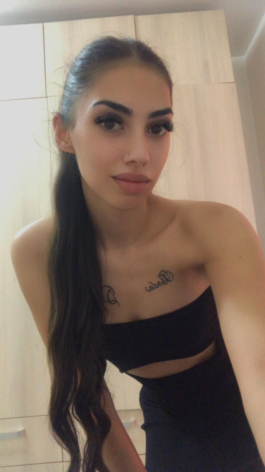 Samantha (18) – Call Girl & Independent Escort Service in Berlin - Gallery Photo 3