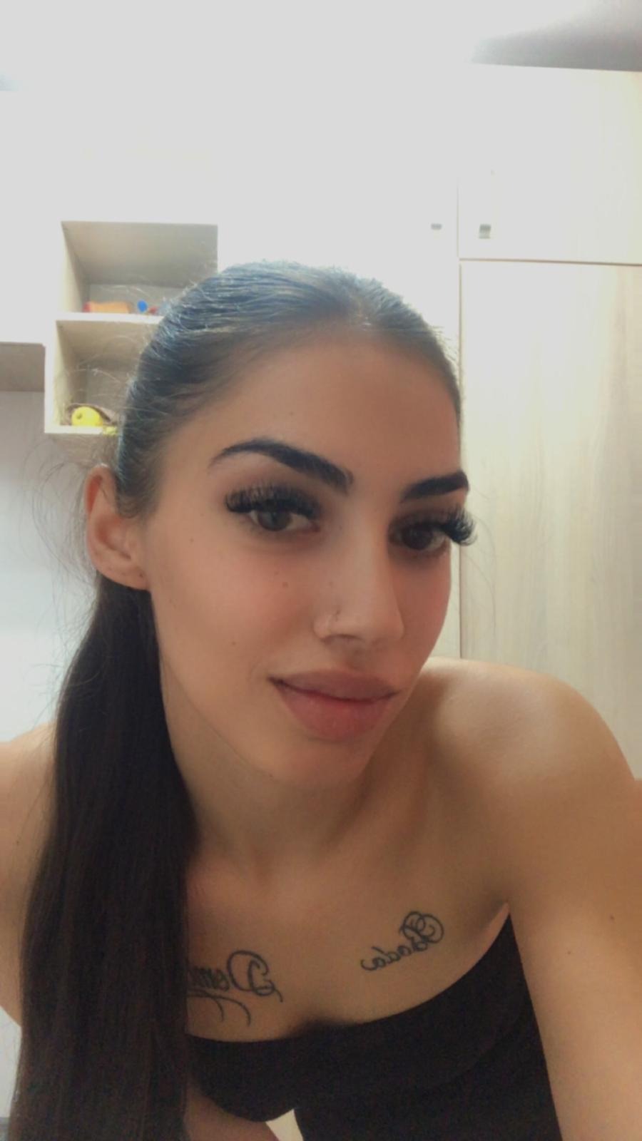 Samantha (18) – Call Girl & Independent Escort Service in Berlin - Gallery Photo 5