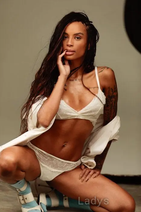 Agatha (26) – Call Girl & Independent Escort Service in Bern - Gallery Photo 3