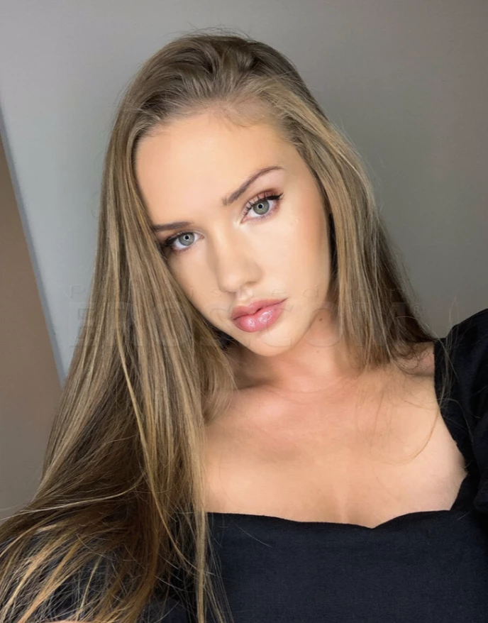 Gabi (21) – Call Girl & Independent Escort Service in Beverly Hills - Gallery Photo 3