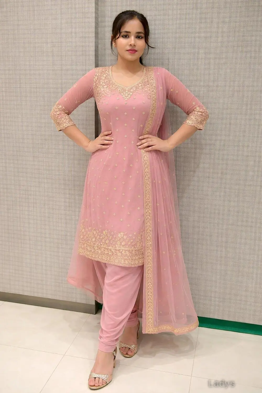 Rina (23) – Call Girl & Independent Escort Service in Bhubaneshwar - Gallery Photo 3