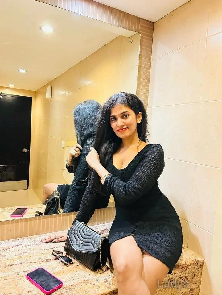 Priyanka (21) – Call Girl & Independent Escort Service in Bhubaneshwar - Gallery Photo 4