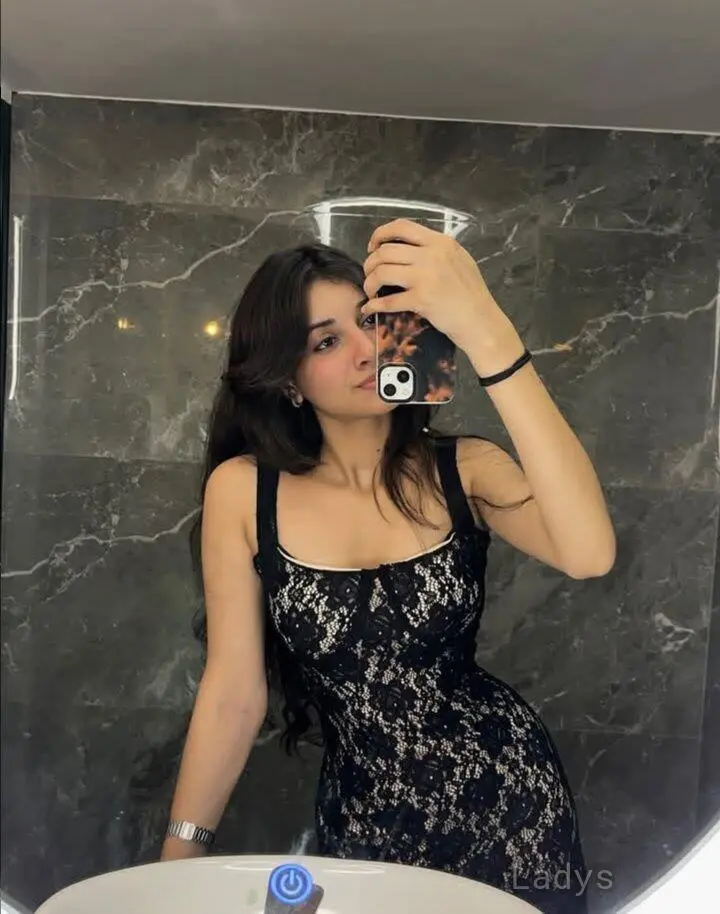 Lara (23) – Call Girl & Independent Escort Service in Birżebbuġa - Gallery Photo 3