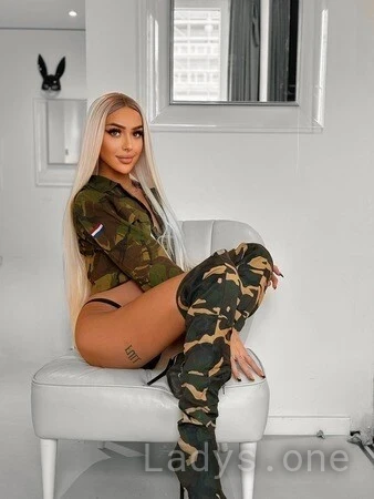 Kate (23) – Call Girl & Independent Escort Service in Bochum - Gallery Photo 4