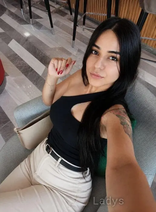 Chloe (20) – Call Girl & Independent Escort Service in Bodrum - Gallery Photo 3