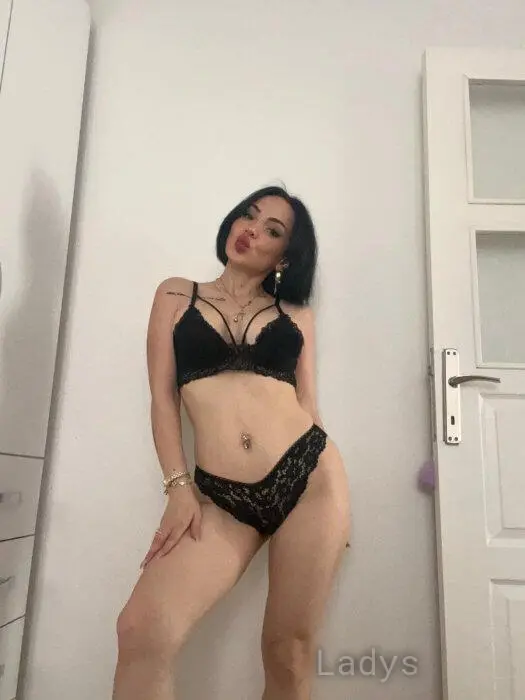 Umay (23) – Call Girl & Independent Escort Service in Bodrum - Gallery Photo 4