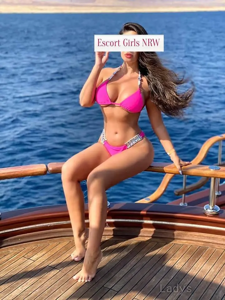 Eliza (23) – Call Girl & Independent Escort Service in Bonn - Gallery Photo 6