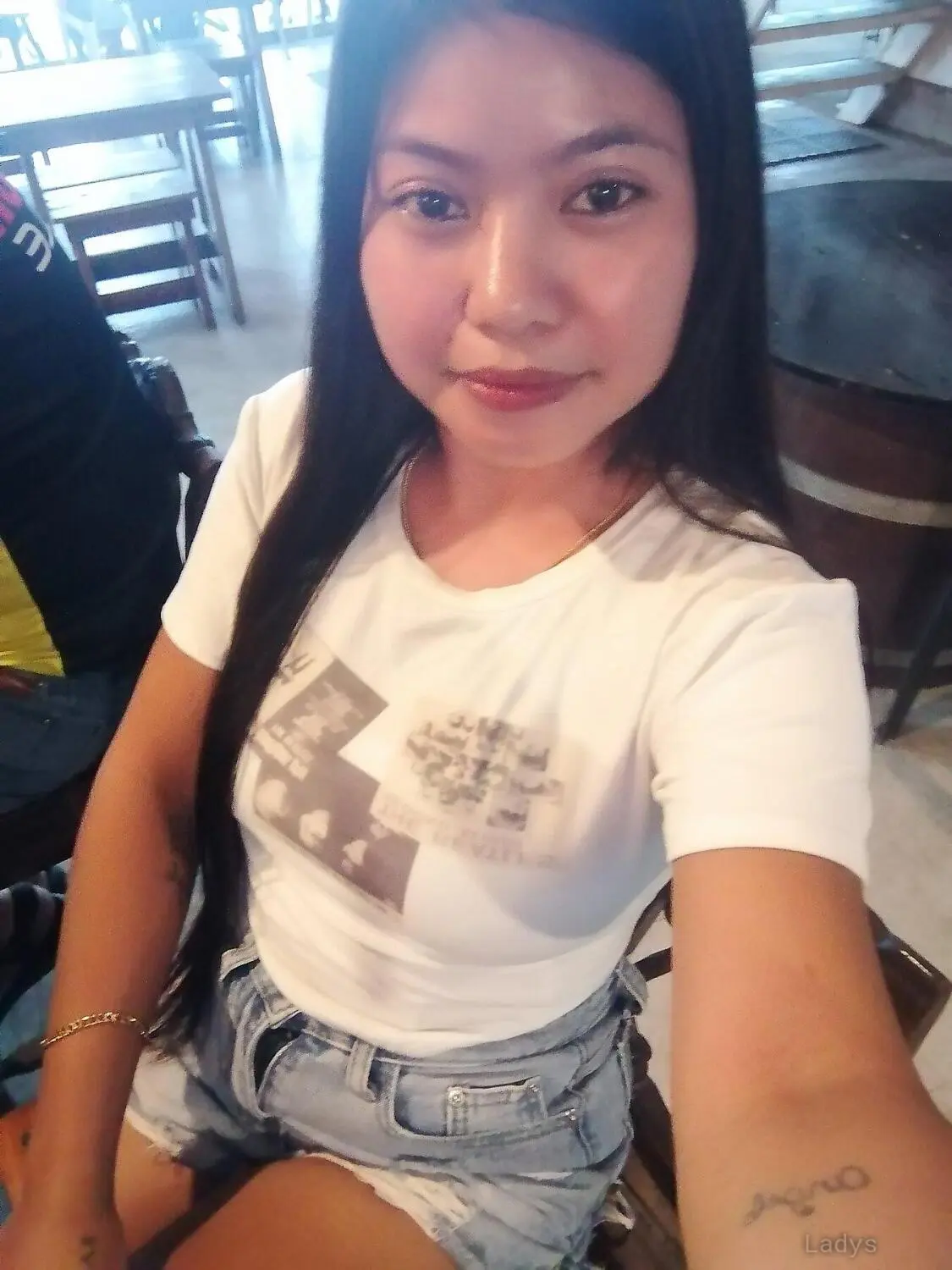 Lora (26) – Call Girl & Independent Escort Service in Boracay - Gallery Photo 3